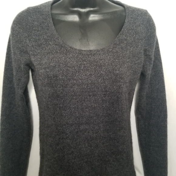 Quinn Cashmere Sweater Size Medium Roundneck Black Gray - Picture 4 of 7